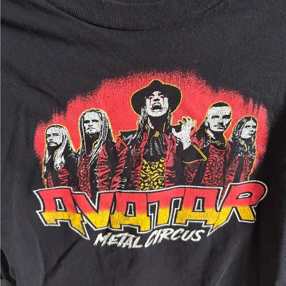 NEW LISTING ✨ Avatar TOUR T-Shirt - Picture 2 of 4
